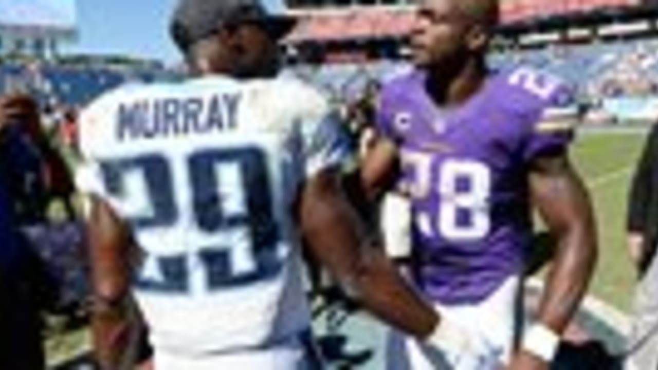 Tennessee Titans fans convert Marcus Mariota jersey to Adrian Peterson