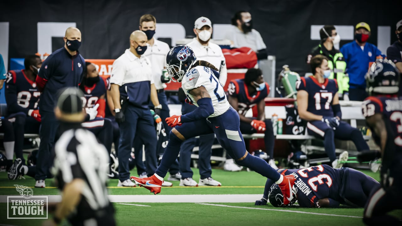 Tennessee Titans tackle Kyle Peko ambushes New England Patriots QB Bailey  Zappe for 6-yard sack