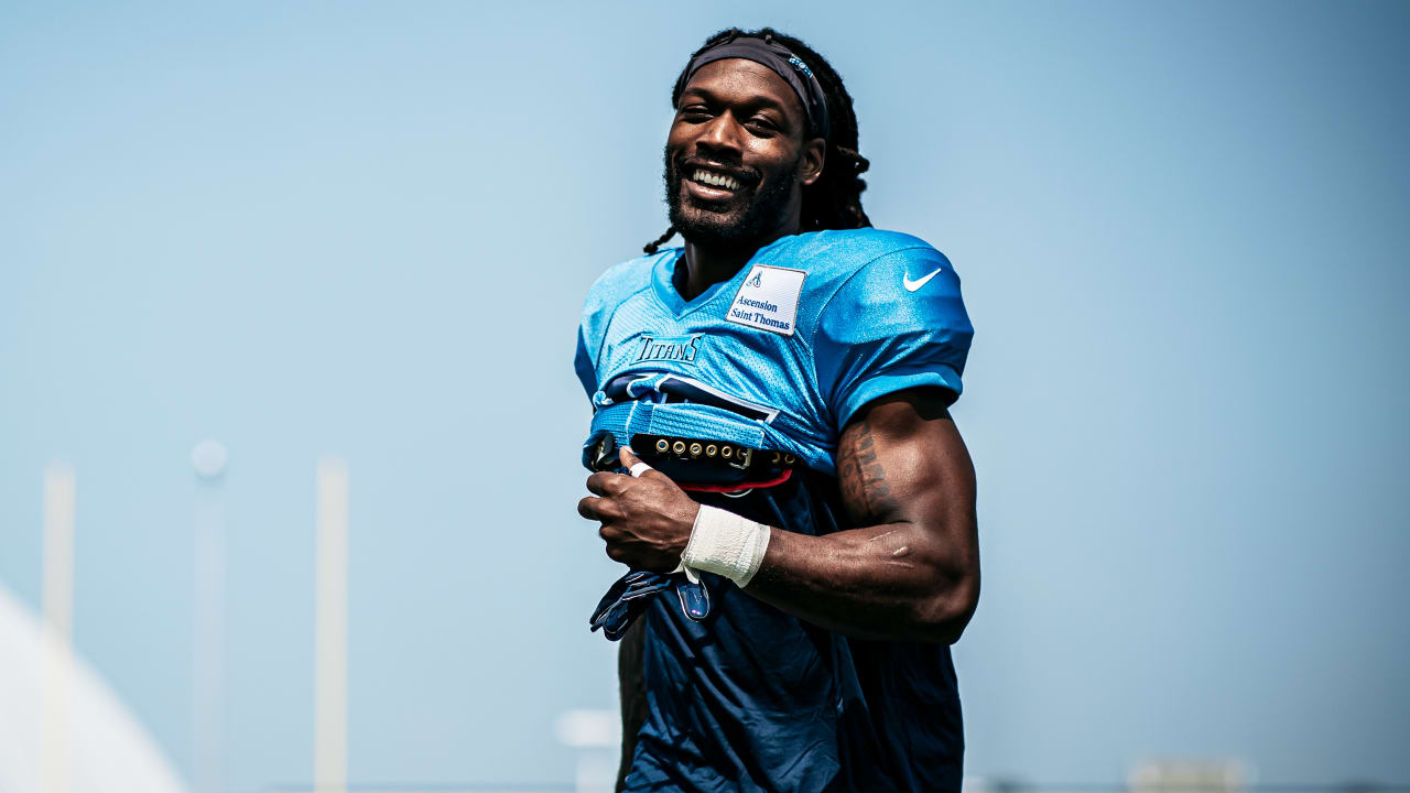 Titans store clowney jersey