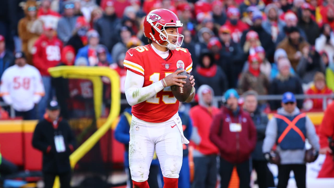 WATCH: Chiefs QB Patrick Mahomes hits Noah Gray for long TD vs. Jets