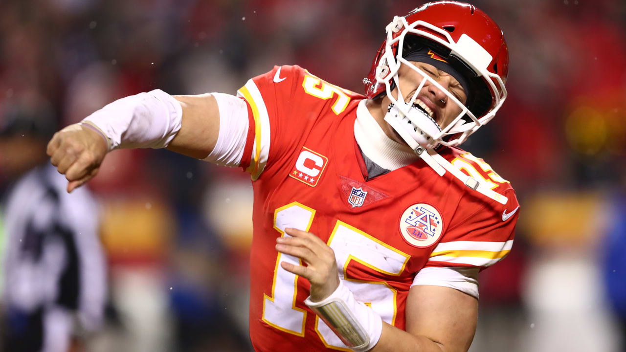 Colts vs. Chiefs: Patrick Mahomes passes his first playoff test