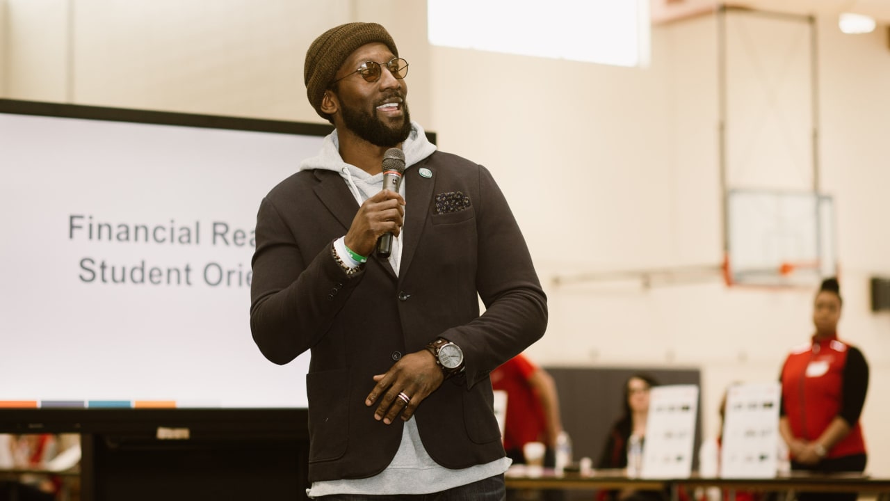 Seahawks Legend Marcus Trufant Participates In BECU’s Annual Day Of Service