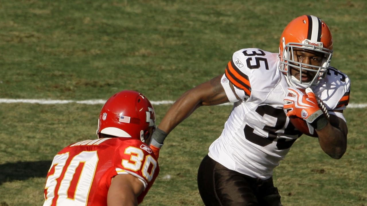 Cleveland Browns running back Jerome Harrison (35) runs in for a touchdown  grabbing the win during the NFL football game between the Kansas City  Chiefs and the Cleveland Browns at Arrowhead Stadium