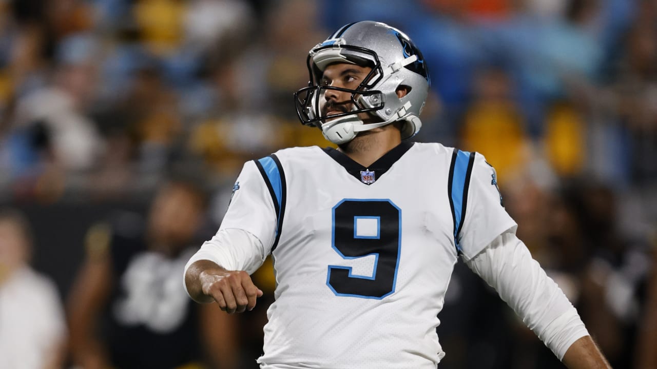 Panthers' kicker injures himself in warmups before game vs. Bills 