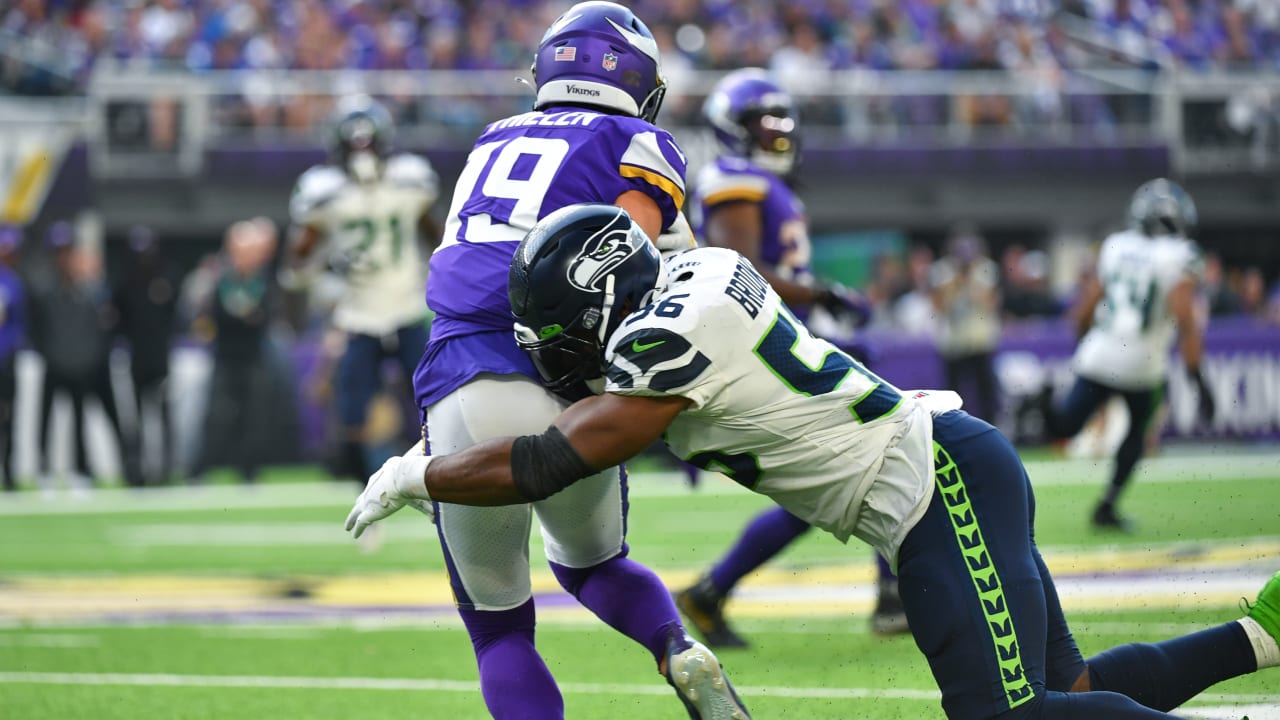 Tyler Lockett injury: Seahawks leaves Week 1 game vs. Rams - DraftKings  Network