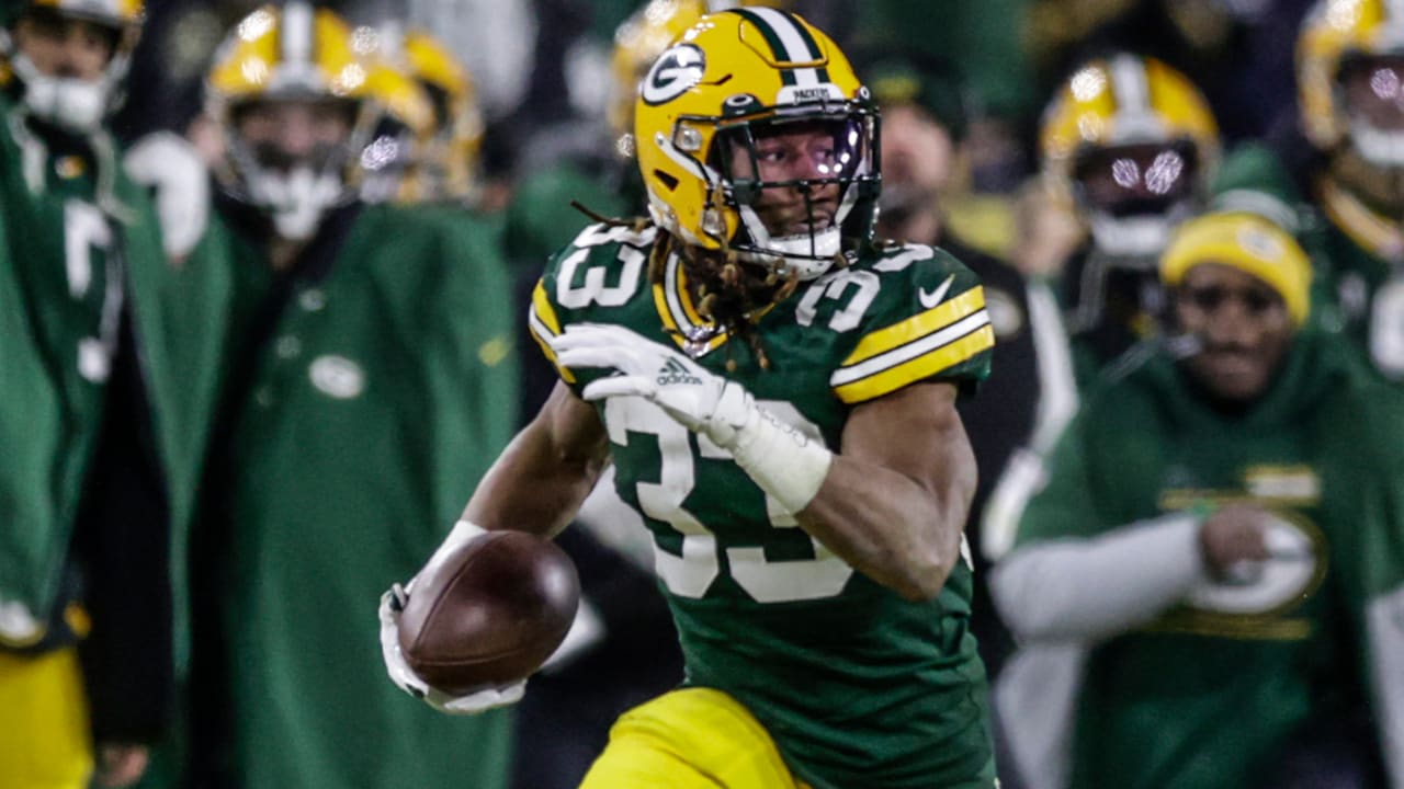 November 15, 2020: Green Bay Packers running back Aaron Jones #33 carries  the ball during the NFL Football game between the Jacksonville Jaguars and  the Green Bay Packers at Lambeau Field in