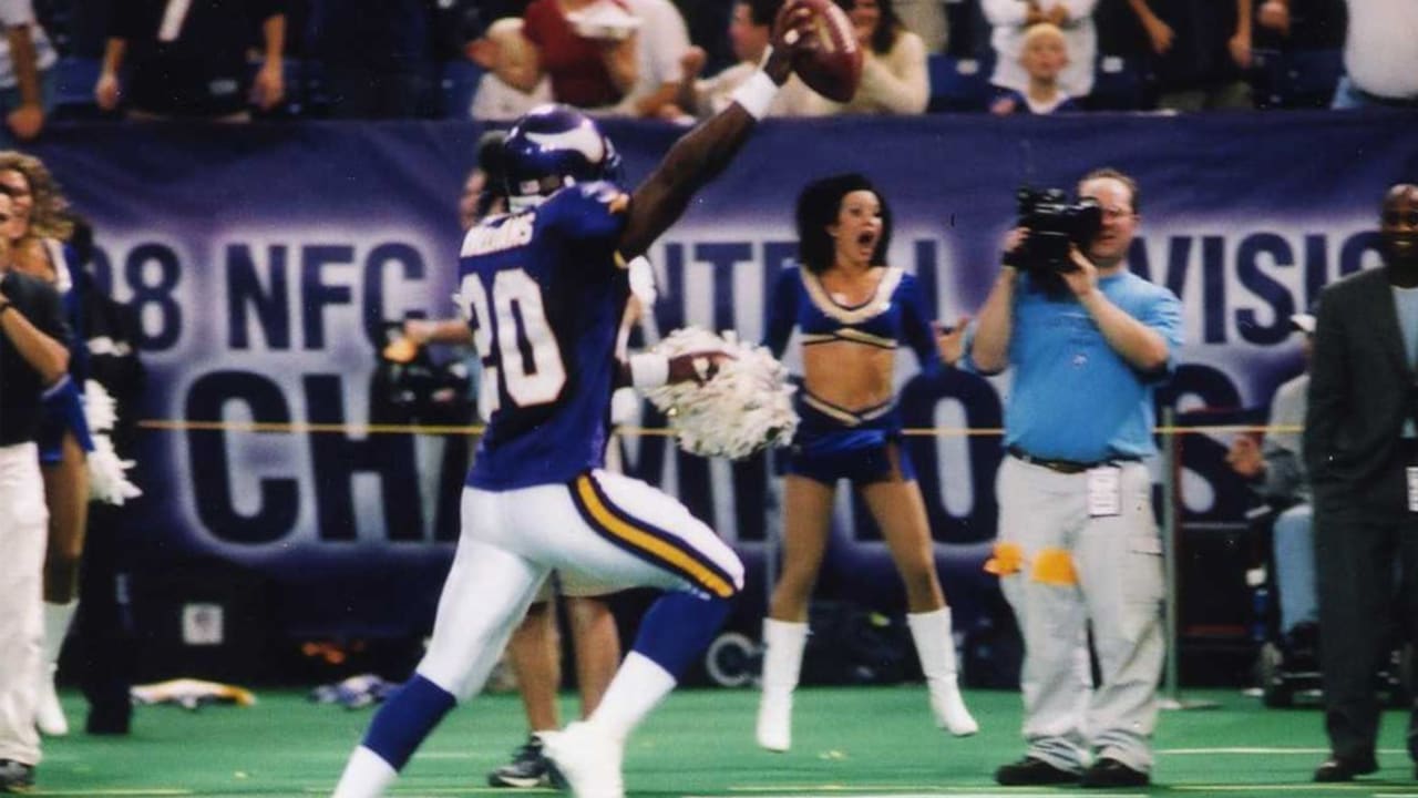 Minnesota Vikings Wide receiver Randy Moss stands on the sidelines