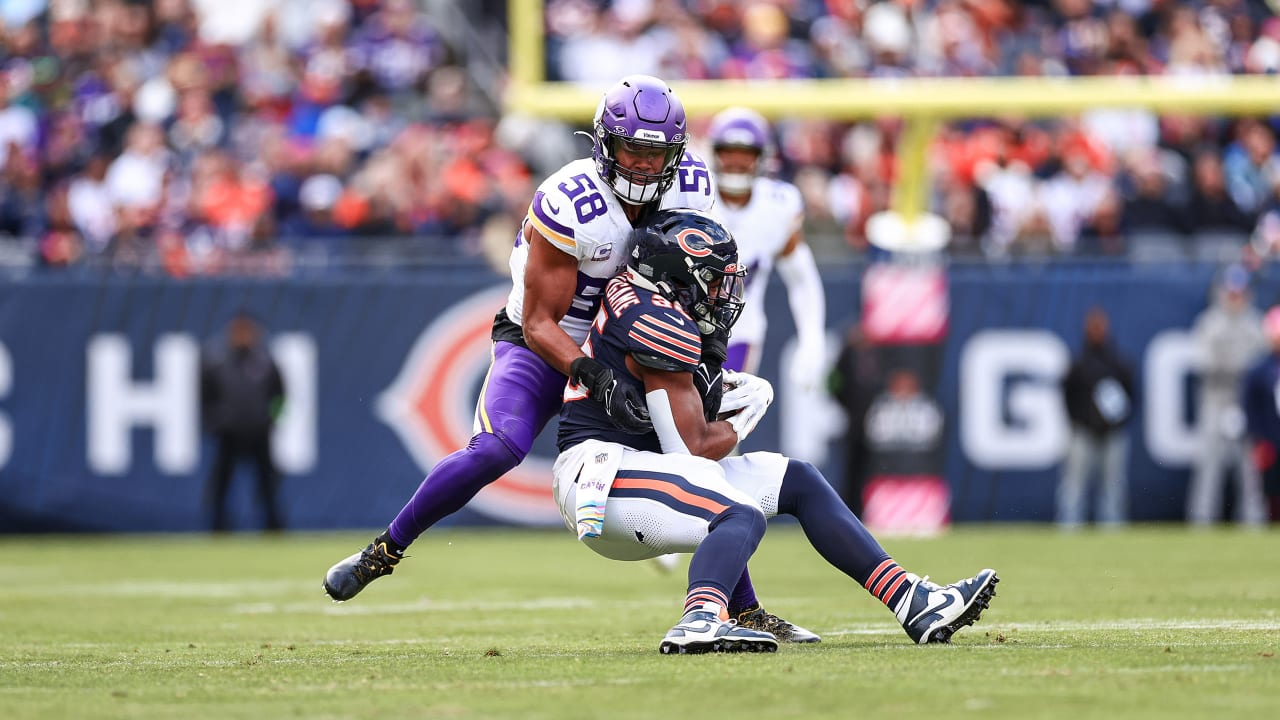 Cousins, Hicks lead way as Vikings knock out Fields, beat Bears 19