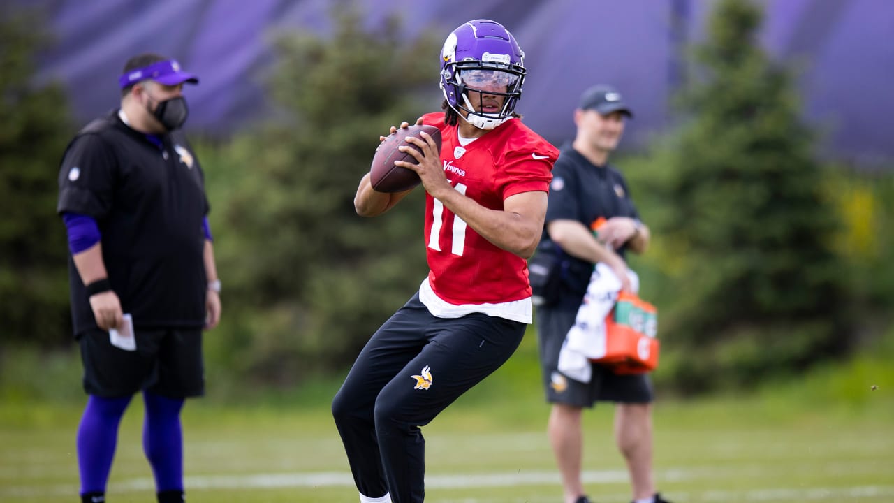 After rough rookie season, Vikings backup quarterback Kellen Mond finding  his footing