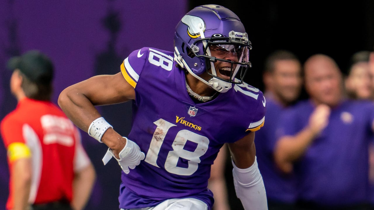 Minnesota Vikings wide receiver Justin Jefferson (18) plays during