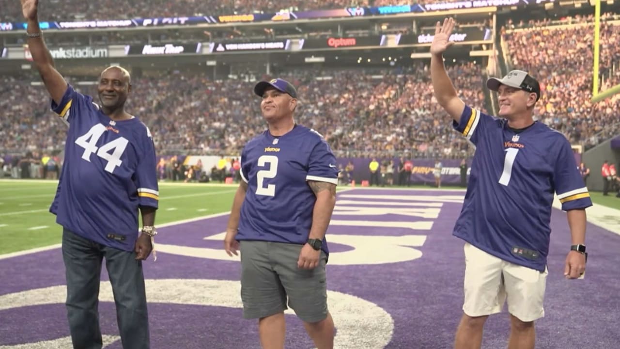 Mascots vs. Kids Halftime Game  2022 Minnesota Vikings 