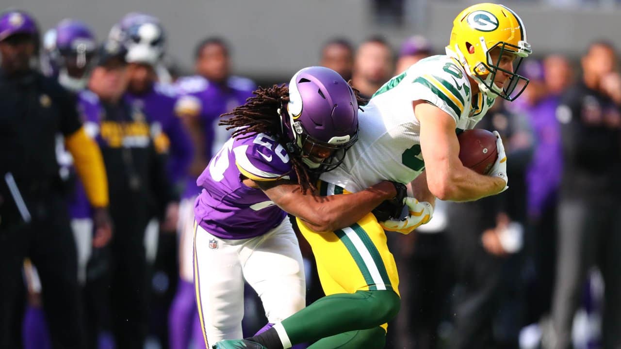 Vikings Battle The Packers