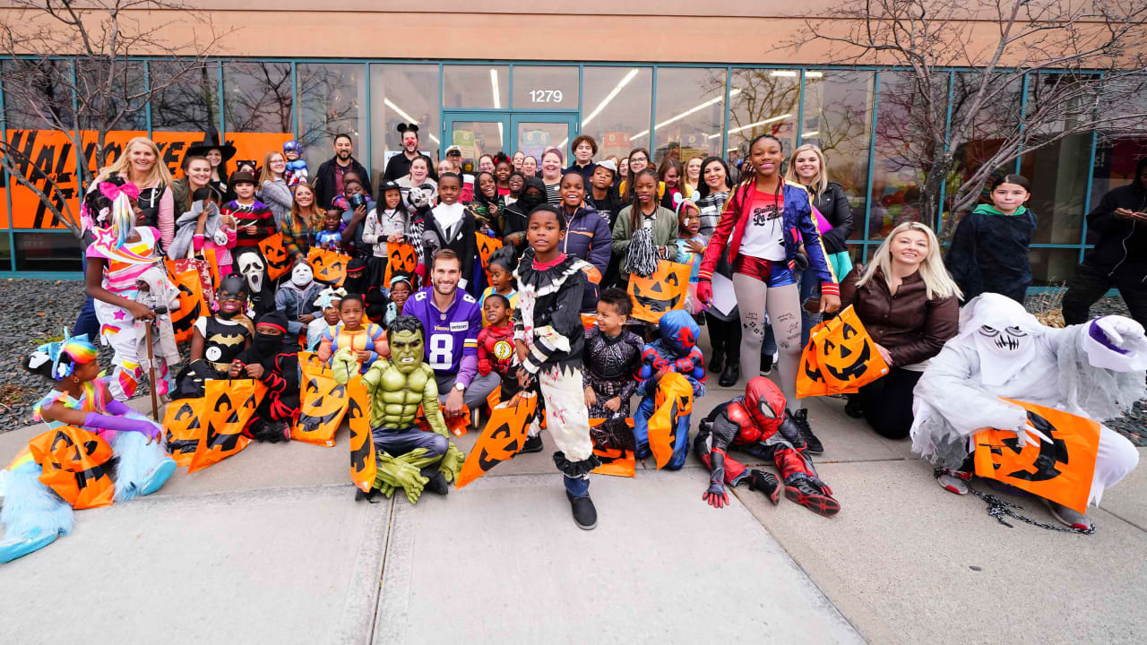 NFL cheerleaders dress offensively in the spirit of Halloween