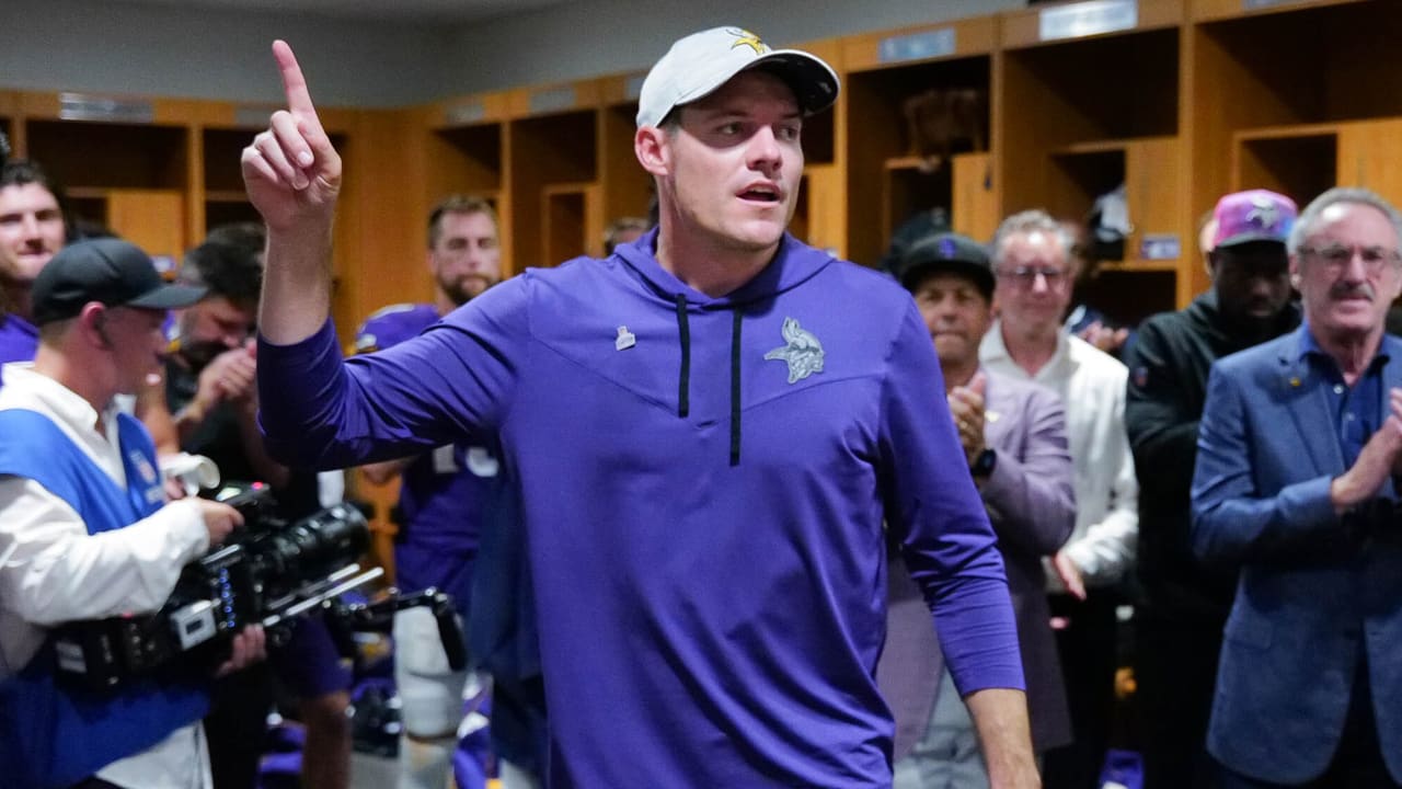 Watch Kevin O'Connell's Locker Room Speech After Sunday's Win Over The  Packers