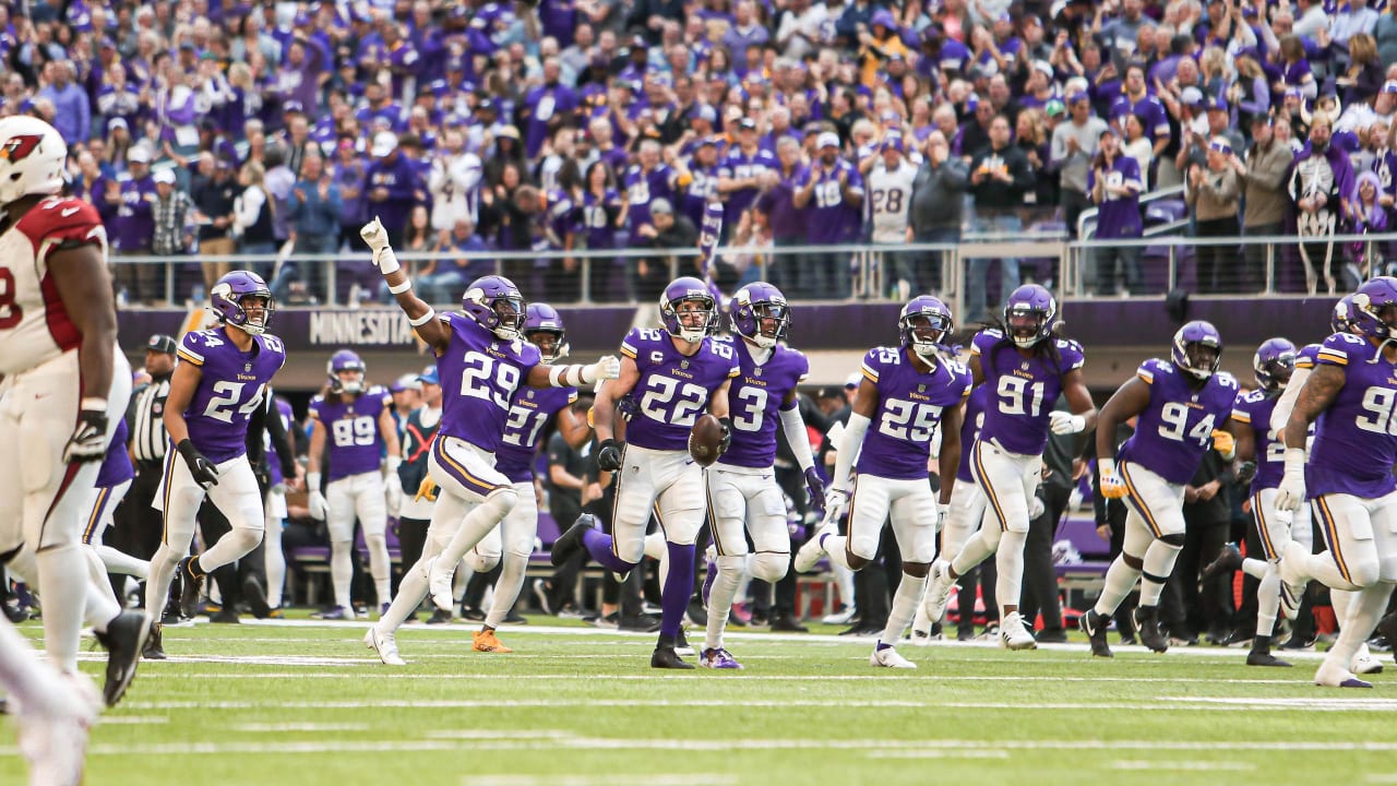 Vikings hang on for 5th straight win, top Cardinals 34-26 - The