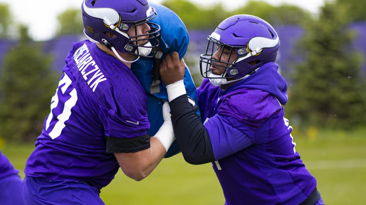 Rookie minicamp: Vikings sign five draftees, including first-round pick  Christian Darrisaw