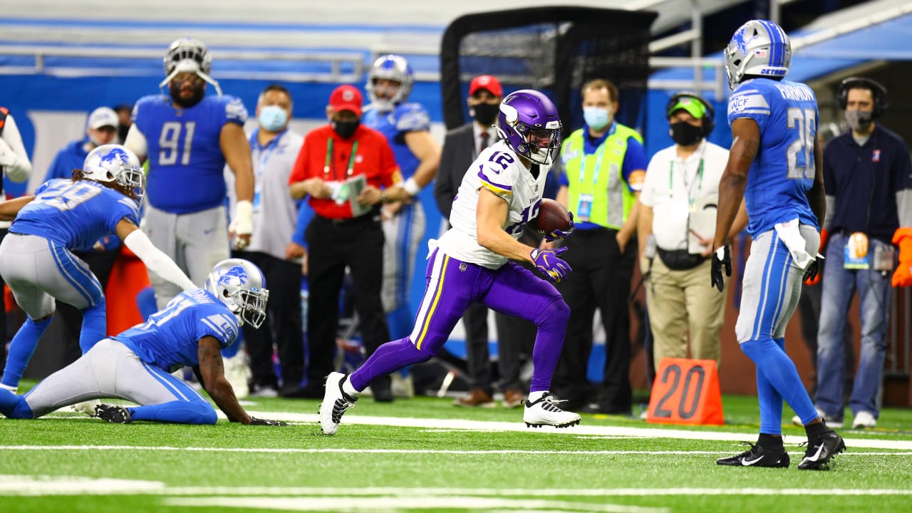 Cousins throws 3 TDs, Vikings end with 37-35 win over Lions