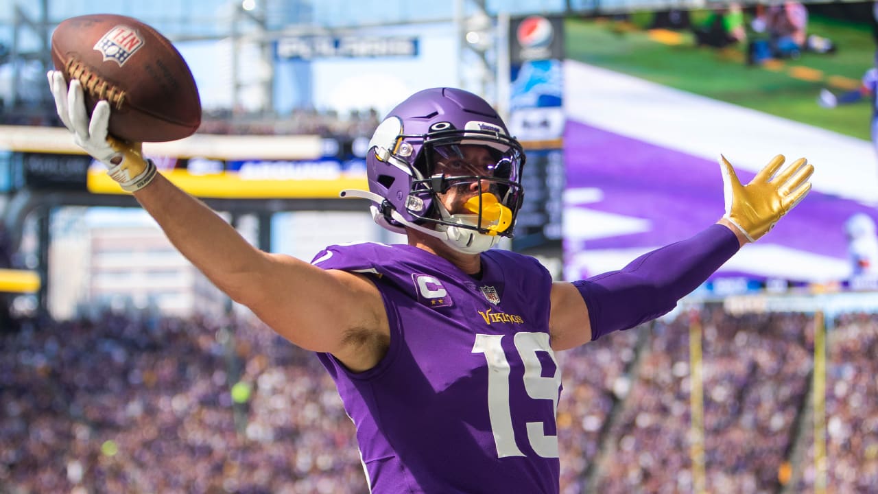 Kevin O'Connell Mic'd Up During the Minnesota Vikings Win Over the Arizona  Cardinals in Week 8 