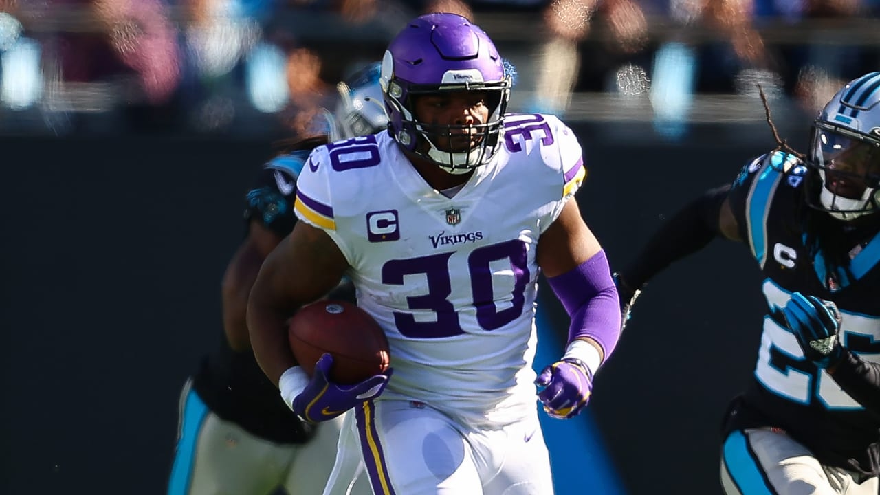 Minnesota Vikings fullback C.J. Ham (30) walks off the field after an NFL  football game against the Chicago Bears, Sunday, Jan. 8, 2023, in Chicago.  (AP Photo/Kamil Krzaczynski Stock Photo - Alamy