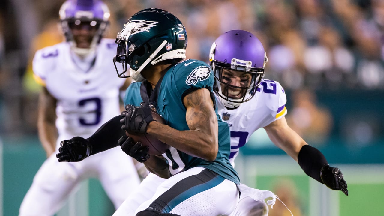 Analyzing How the Eagles Stout Defense Will Pose a Threat For the Vikings  Offense