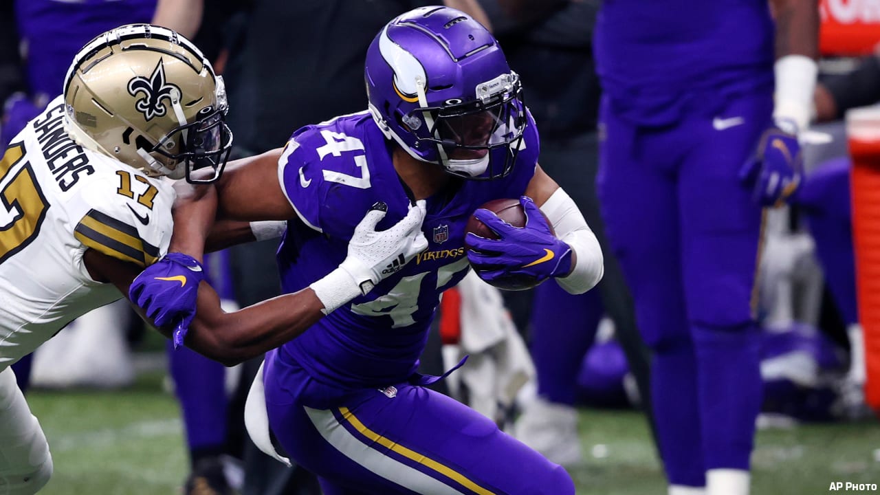 Nickerson Grabs The Tipped Pass For First NFL Interception