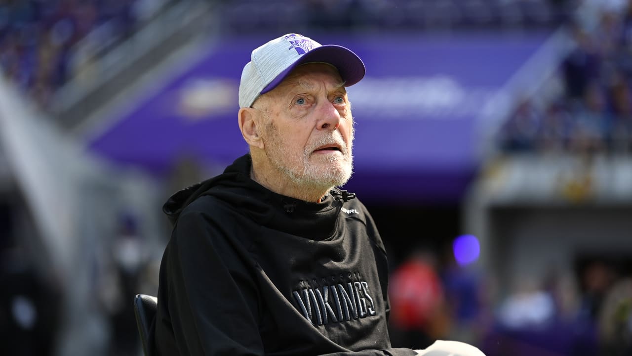 Vikings to Honor Bud Grant's Legacy with Jersey Patches Week 1