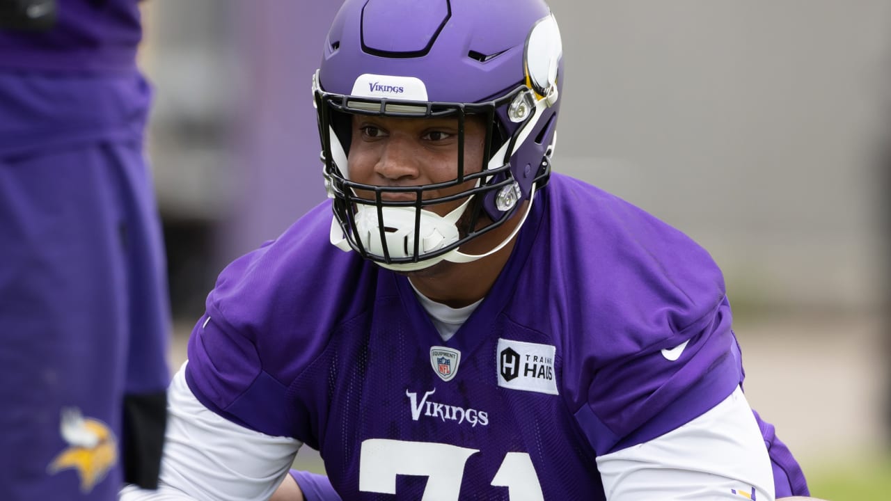 Christian Darrisaw Mic'd Up at 2022 Minnesota Vikings Training Camp 