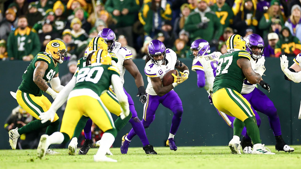 Vikings seek to complete regular-season sweep of Packers, end