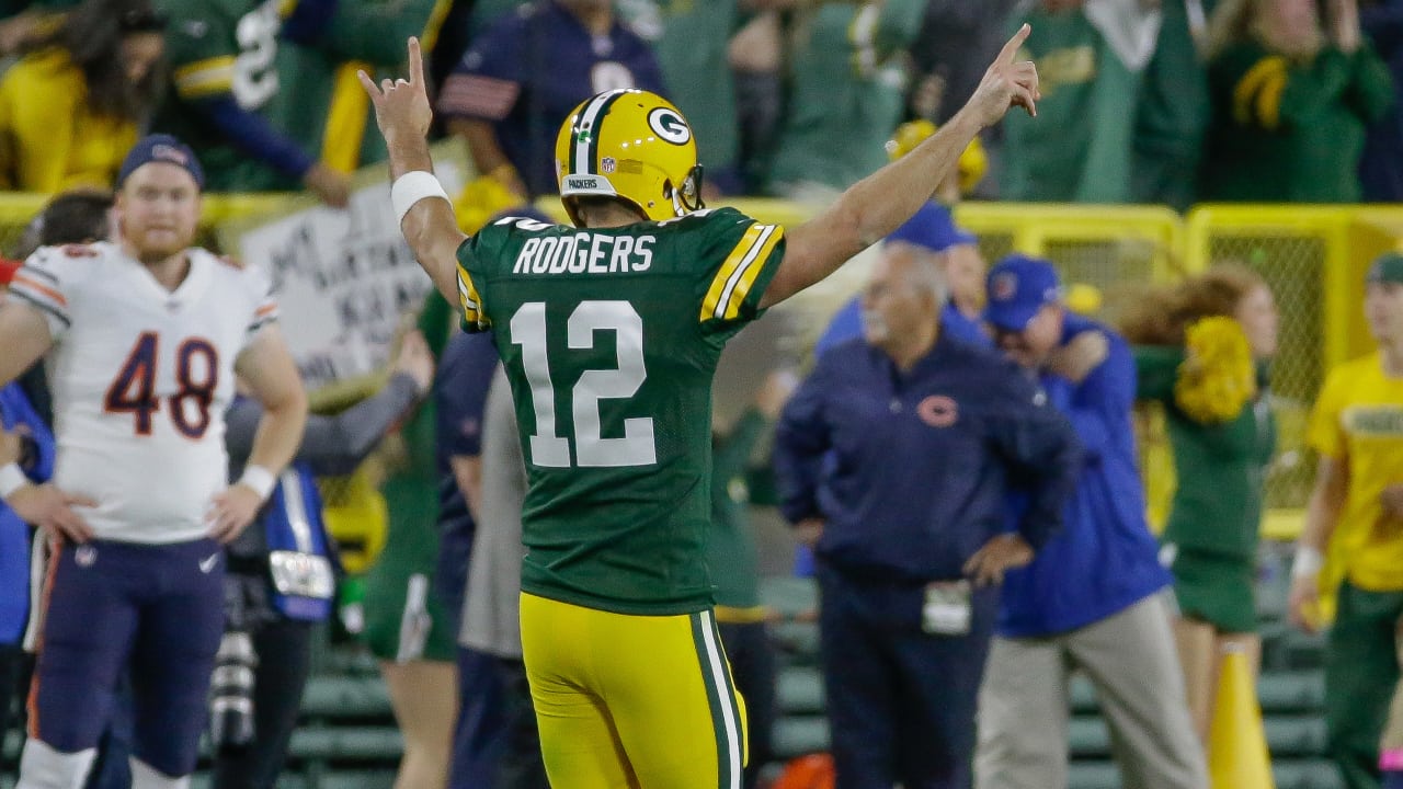 Rivalry Renewed: Lions-Packers Meet at Lambeau Field in NFC North