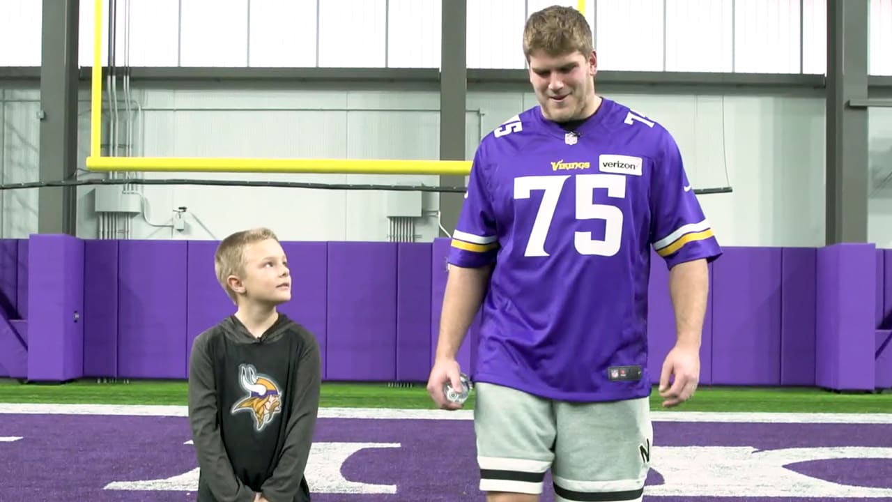 Vikings Huddle: 100 Yard Dash With Brian O'Neill