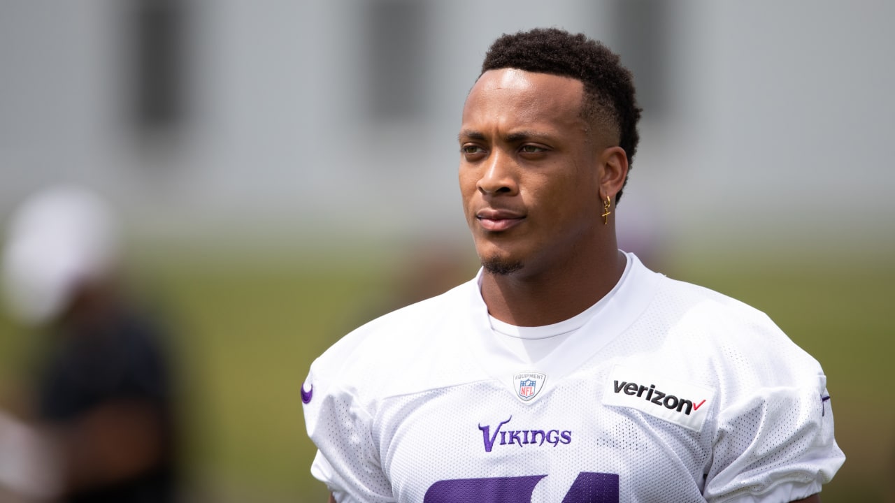 Kansas City Chiefs trade for Minnesota Vikings cornerback Mike Hughes