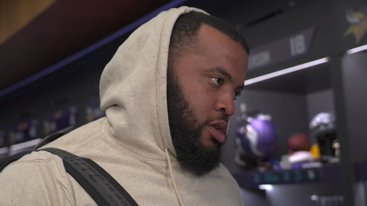 SKOR North on X: GOOD DUDE: #Vikings DT Harrison Phillips provided food to  his former teammate Damar Hamlin's family, the Buffalo Bills training staff  and the doctors and nurses working on the