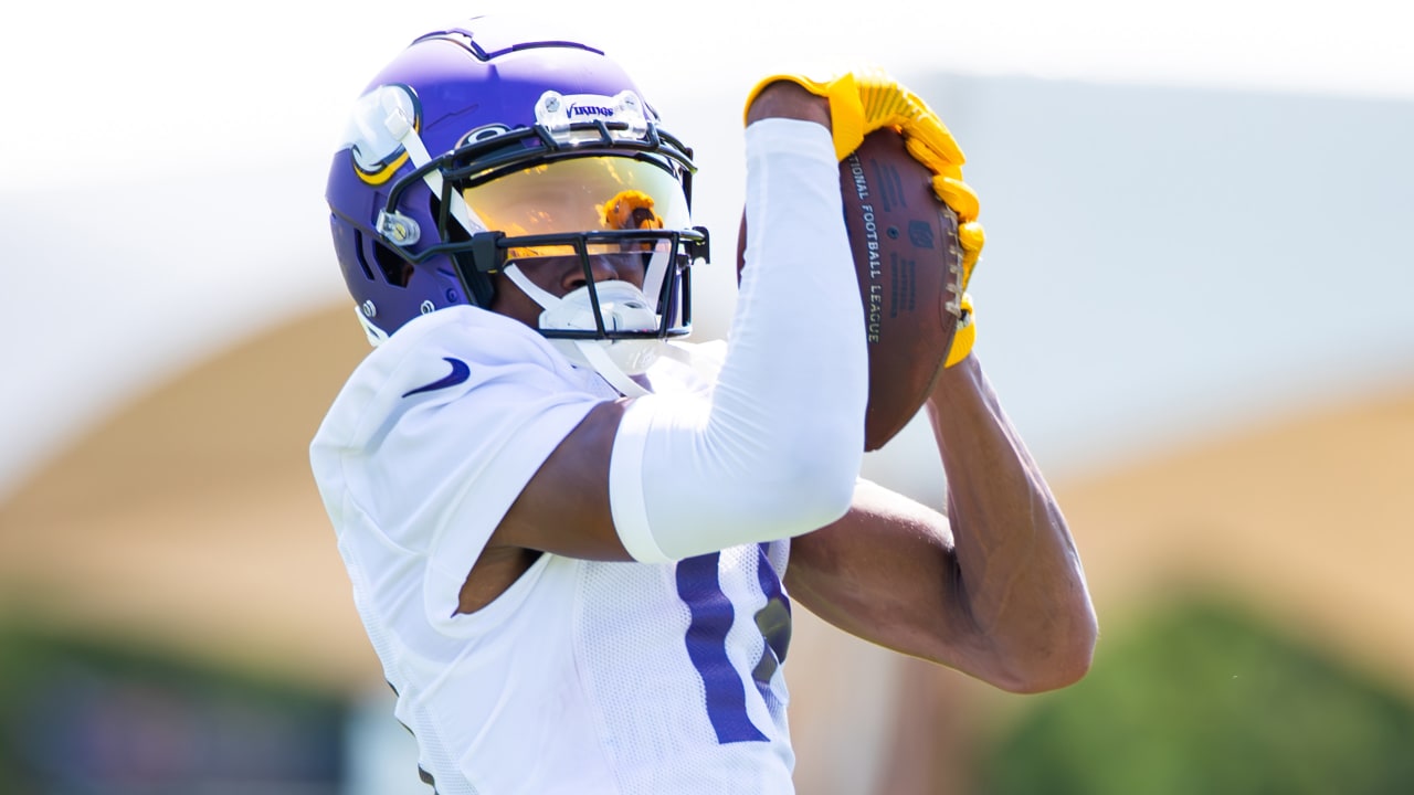 Justin Jefferson Puts on Show at Vikings 1st Open Practice of 2023