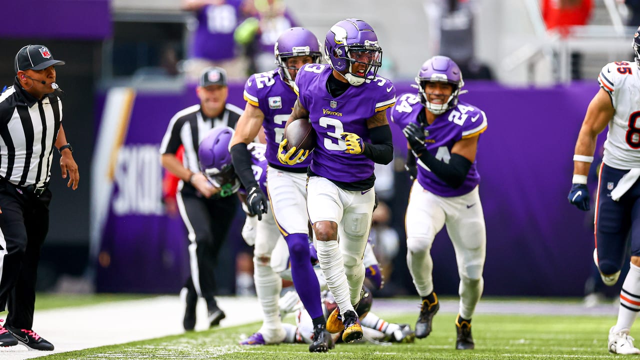 Minnesota Vikings: Justin Jefferson 2022 Ball Spin - Officially