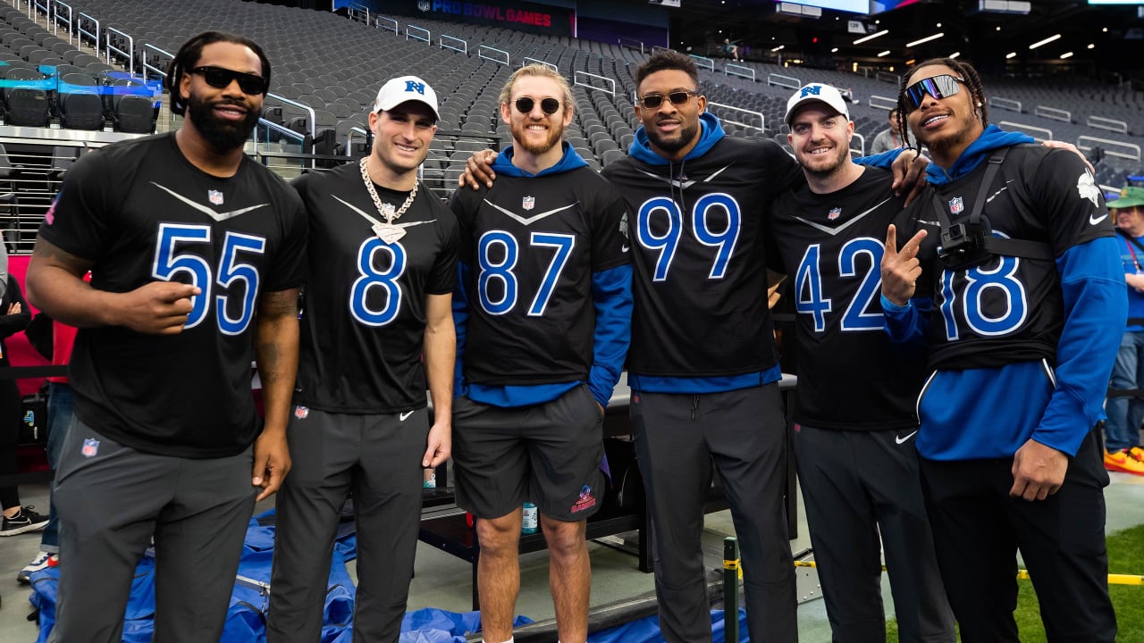 Bills' Stefon Diggs does jersey swap with brother Trevon at Pro Bowl