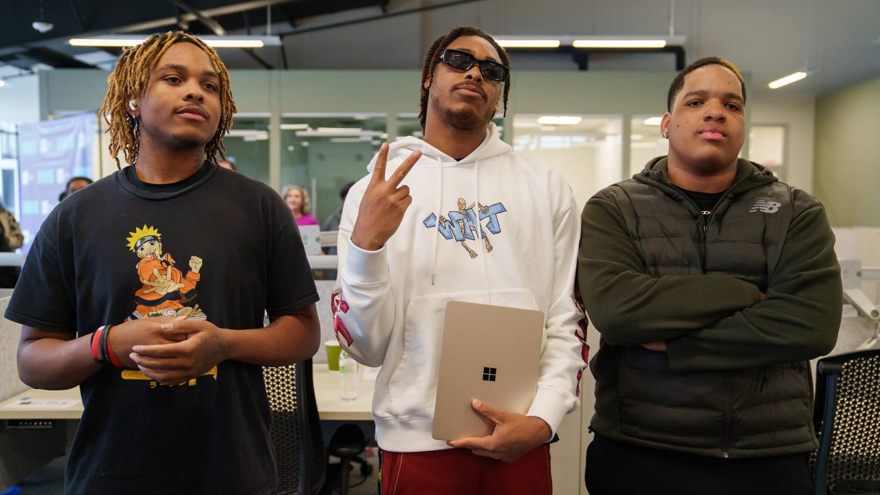 Justin Jefferson Donates Laptops to Students