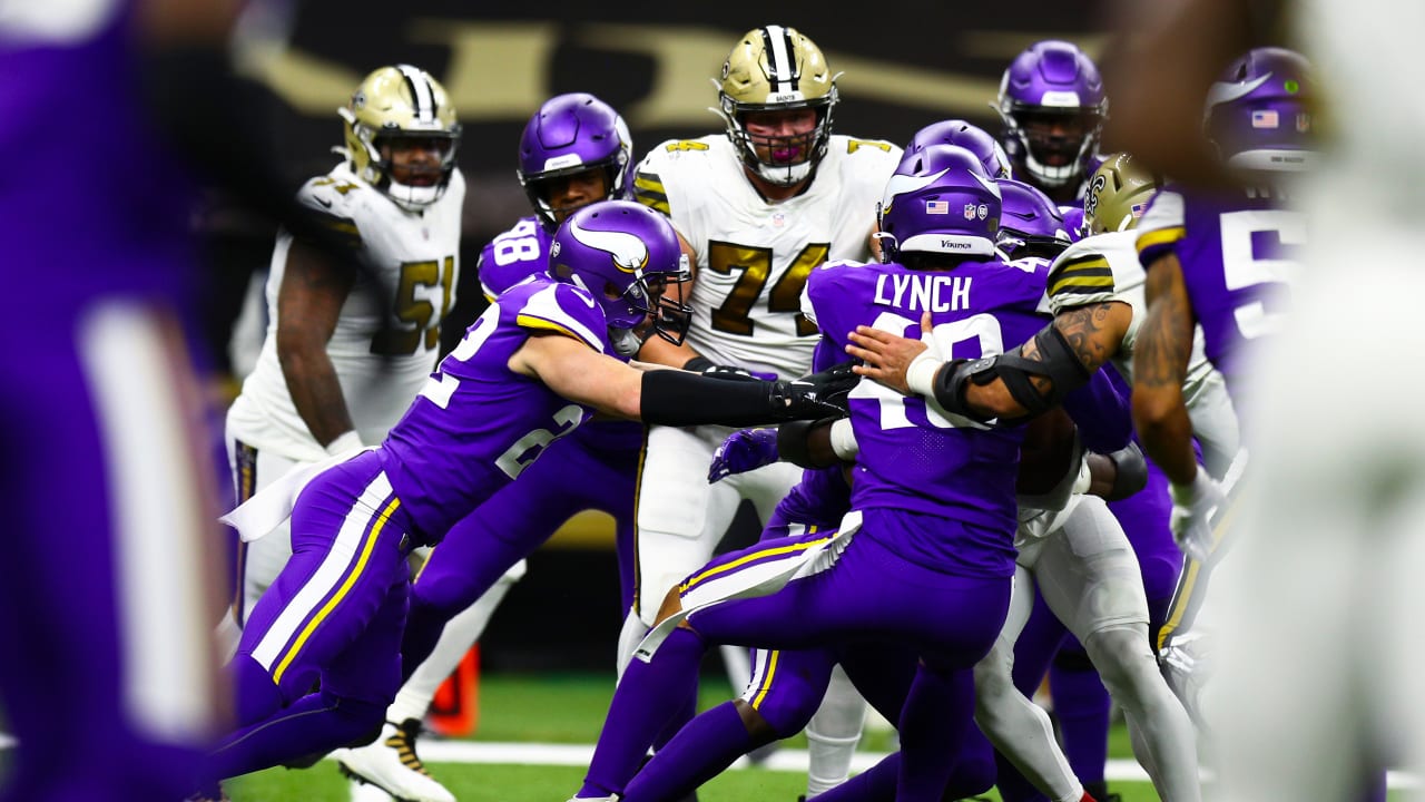 Alvin Kamara's 6 TDs tie NFL record as Saints beat Vikings 52-33