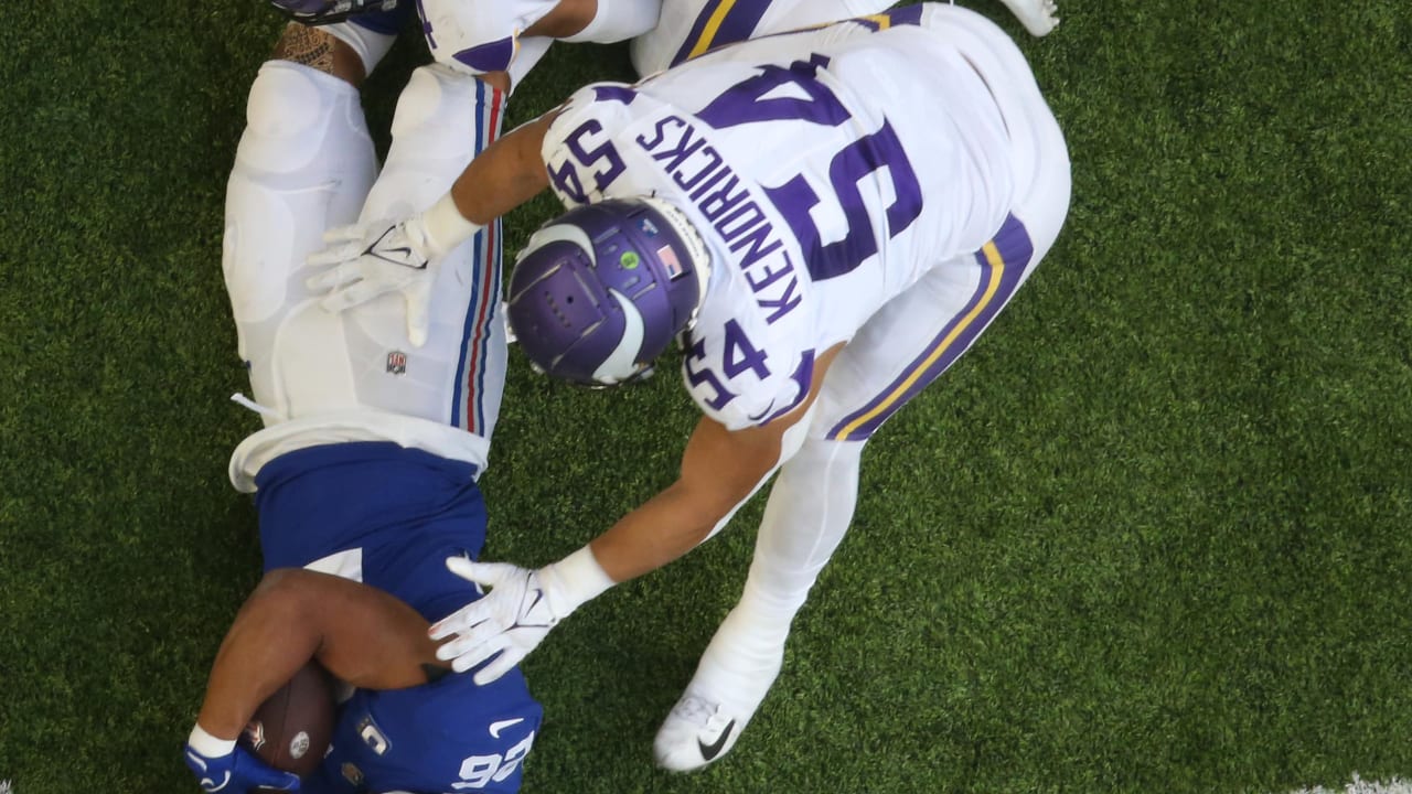 Christian Darrisaw Mic'd Up During the Minnesota Vikings Win Over the  Washington Commanders 