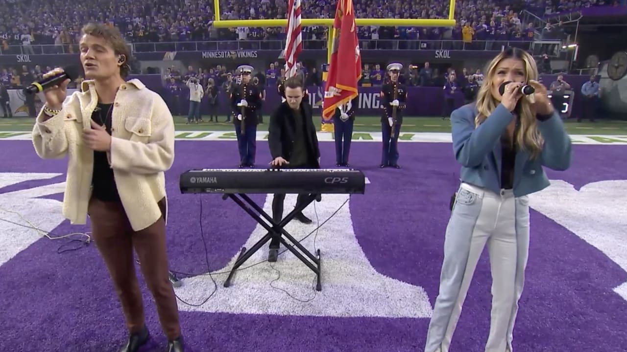 Brian O'Neill Sounds the Gjallarhorn & Leads Skol Chant Prior to Minnesota  Vikings Wild Card Game 