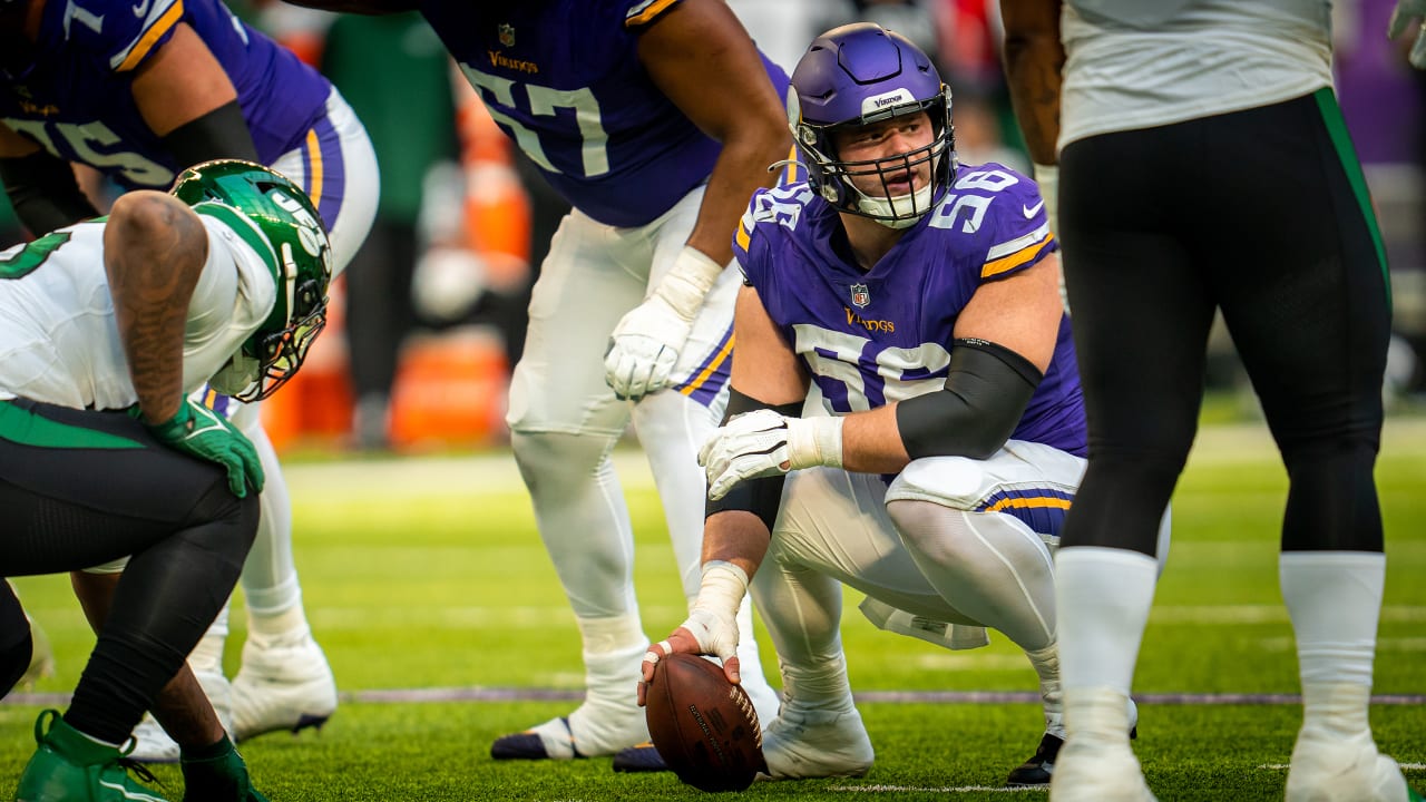 Center Garrett Bradbury is expected to re-sign with Vikings