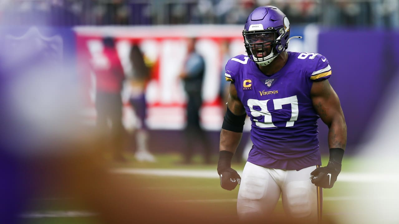 Everson Griffen puts Vikings on his back with a critical sack