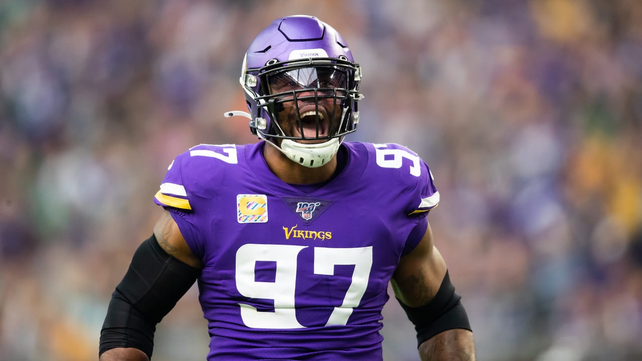 Minnesota Vikings waive Janarius Robinson