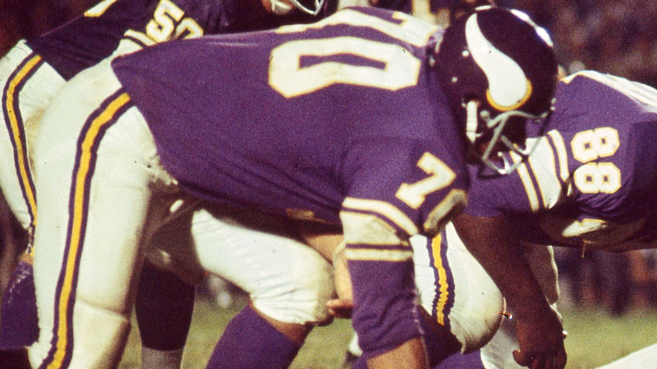 Minnesota Vikings 1976 Roster  Minnesota vikings, Vikings, Jim marshall