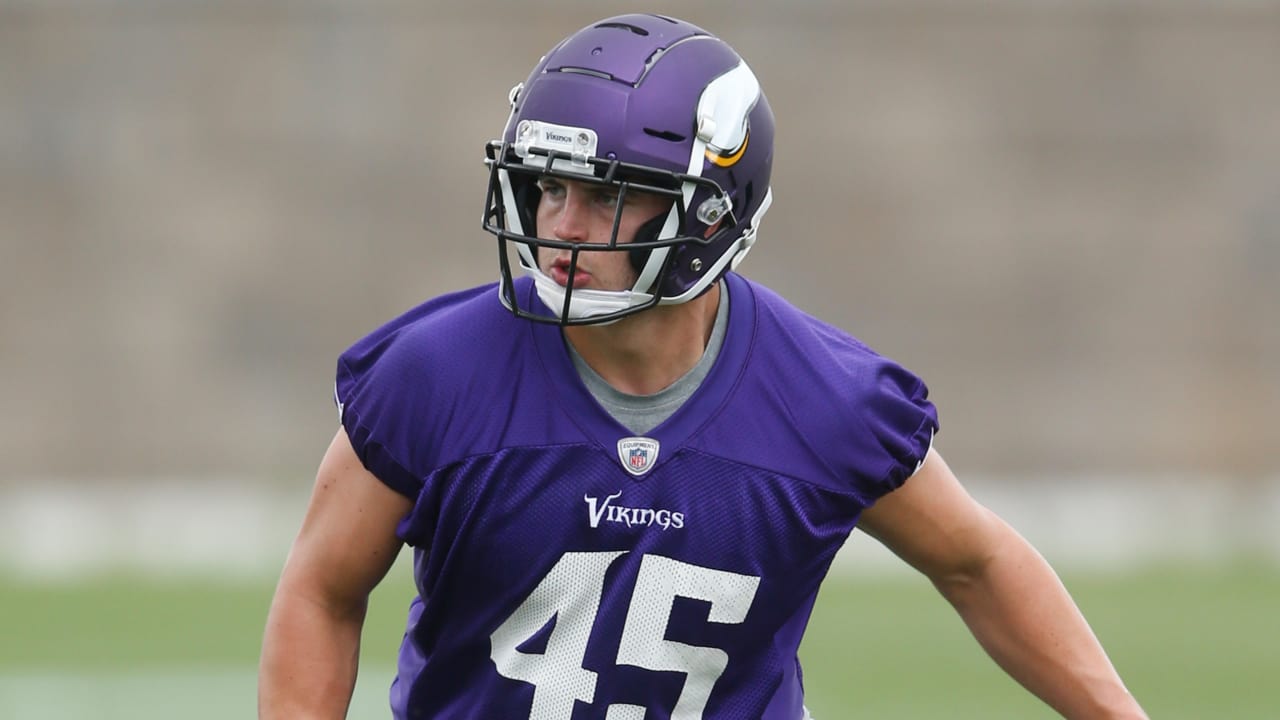 2-Minute Drill: Get to Know Vikings LB Brett Taylor