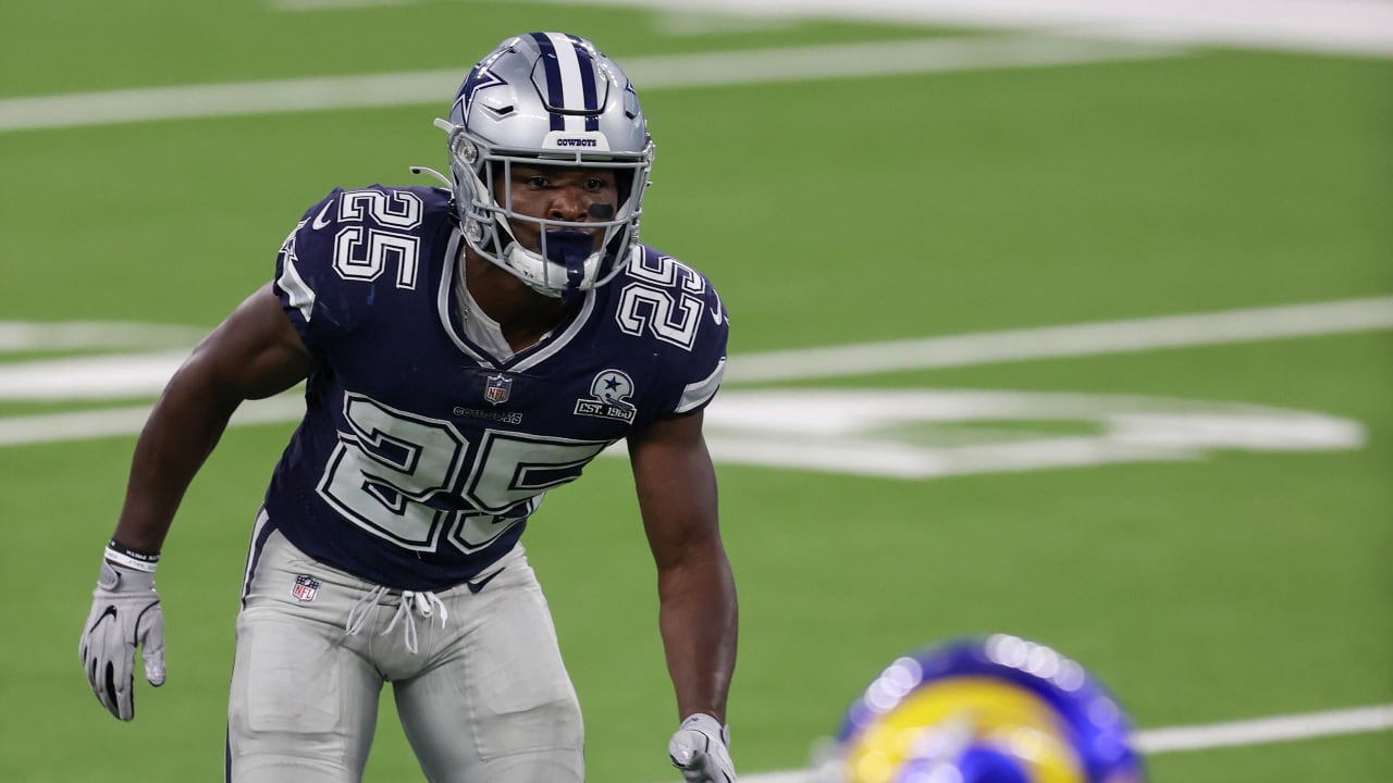 Minnesota Vikings safety Xavier Woods plays against the Dallas