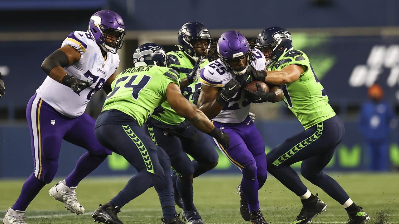 Seahawks Nip Vikings 27-26