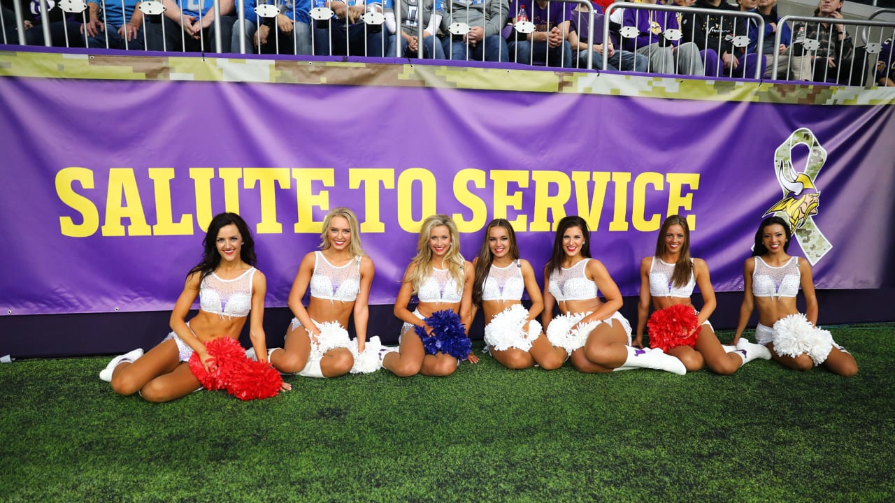 Looks We Love: NFL Cheerleaders Salute in Style!