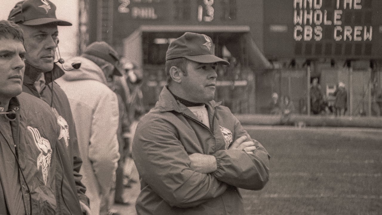 Vikings Send Condolences to Family of Longtime Legendary Assistant John