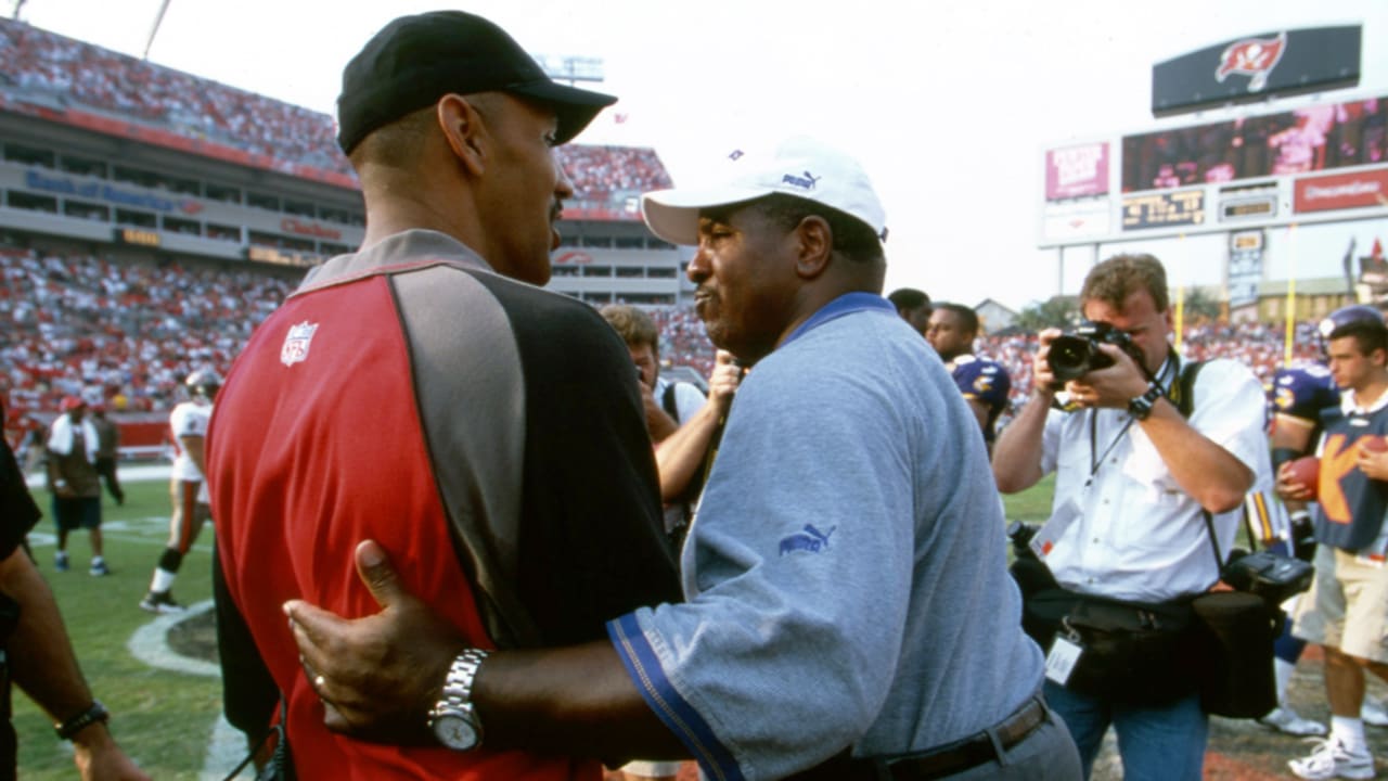 Ex-Vikings coach Dennis Green, dead at 67, leaves a legacy on and