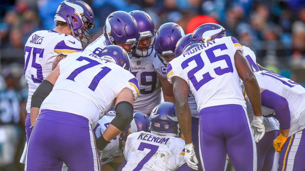 Injuries Force Vikings To Shuffle Offensive Line